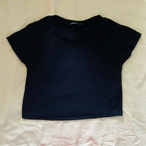 Black cropped tee